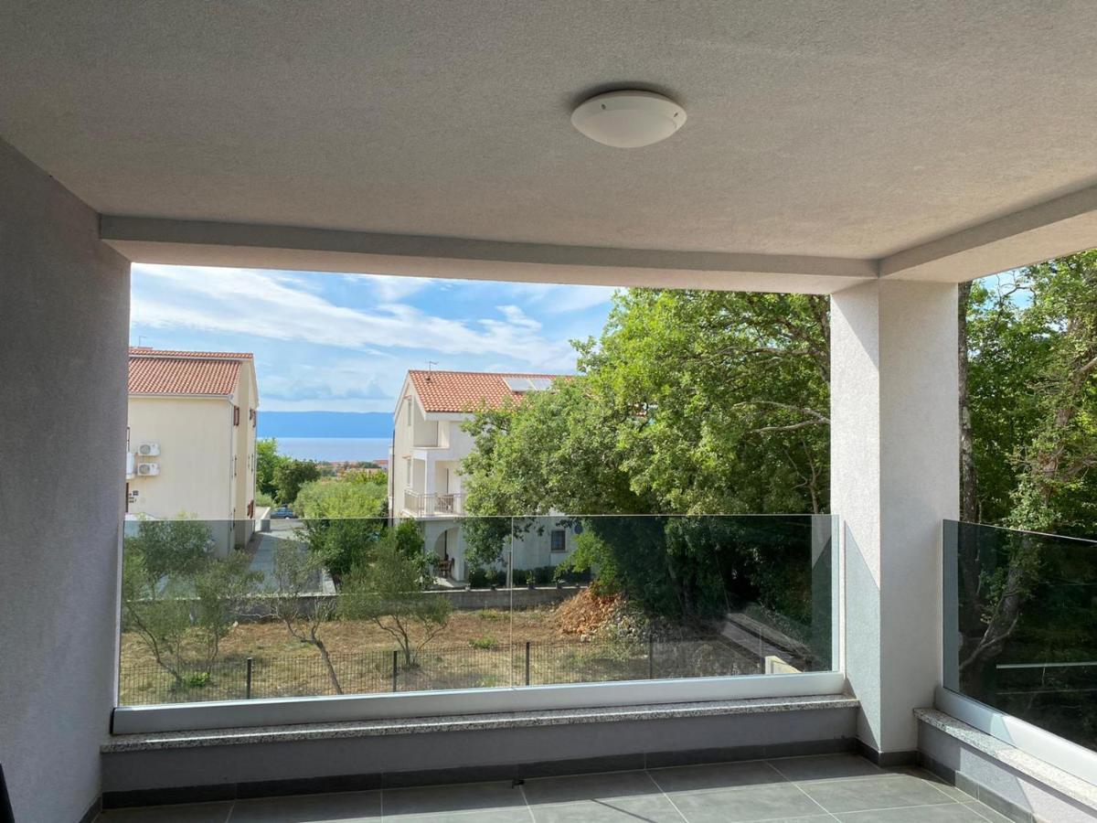 Apartmani Grgic On The Adress Branka Fucica 96 Malinska Exterior photo