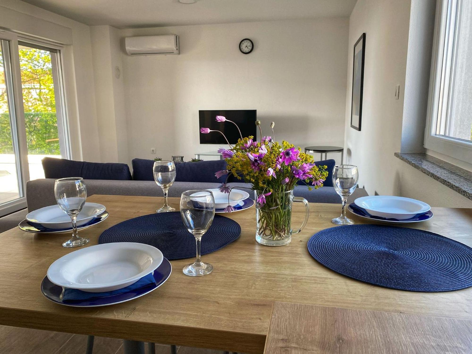 Apartmani Grgic On The Adress Branka Fucica 96 Malinska Exterior photo